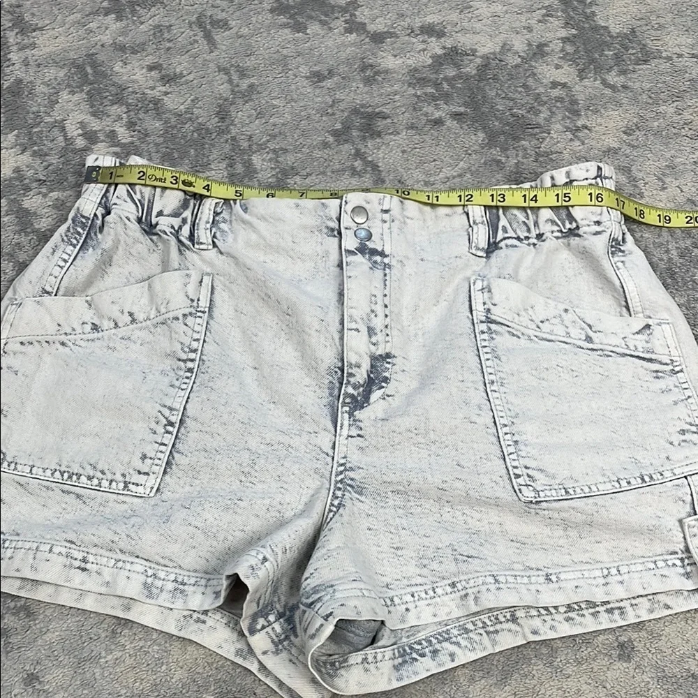 By Anthropologie Acid Wash Whitewash Denim Stretch Waist Paperbag Shorts Sz 8